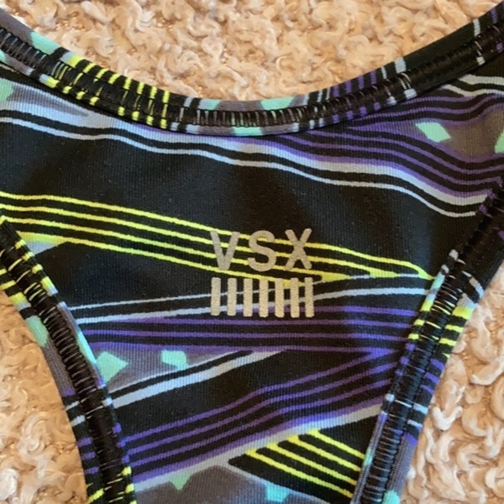 VICTORIA’S SECRET VSX Sport Bra - size Med - Picture 3 of 6